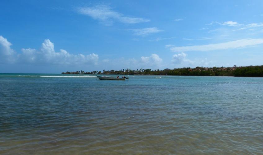 La plage d'O Mullane, une mer calme et tranquille.